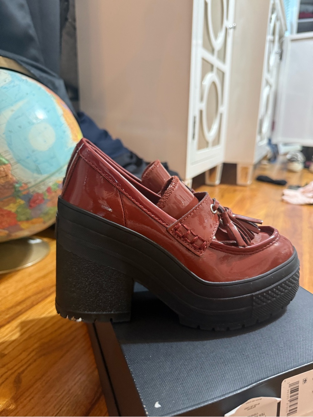 Women's Converse Tassel Platform Loafers in Burgundy - Picture 6 of 6